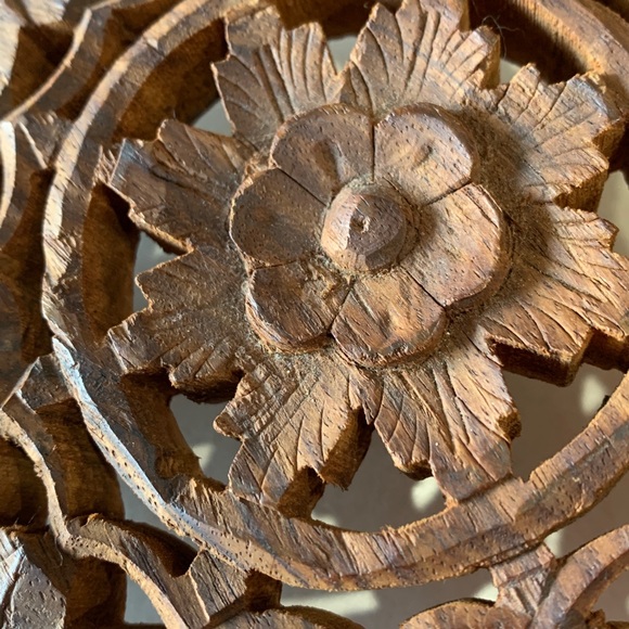 Intricate Carved Wooden Trivet. Vintage - Picture 4 of 7